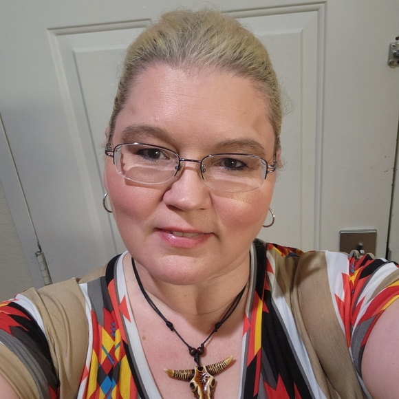 Meet your Posher, Lana - Picture 4 of 8